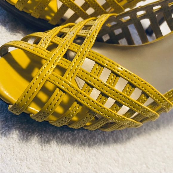 Brand New Leather Heels By ANNE MICHELLE - Size 8 - Heel Height 4” - Box 44 - Picture 4 of 7